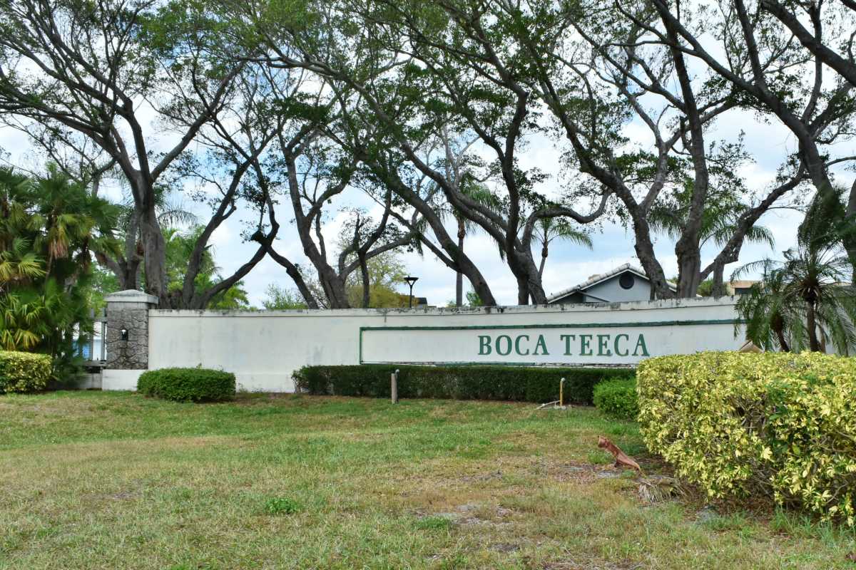 Boca Teeca Sign