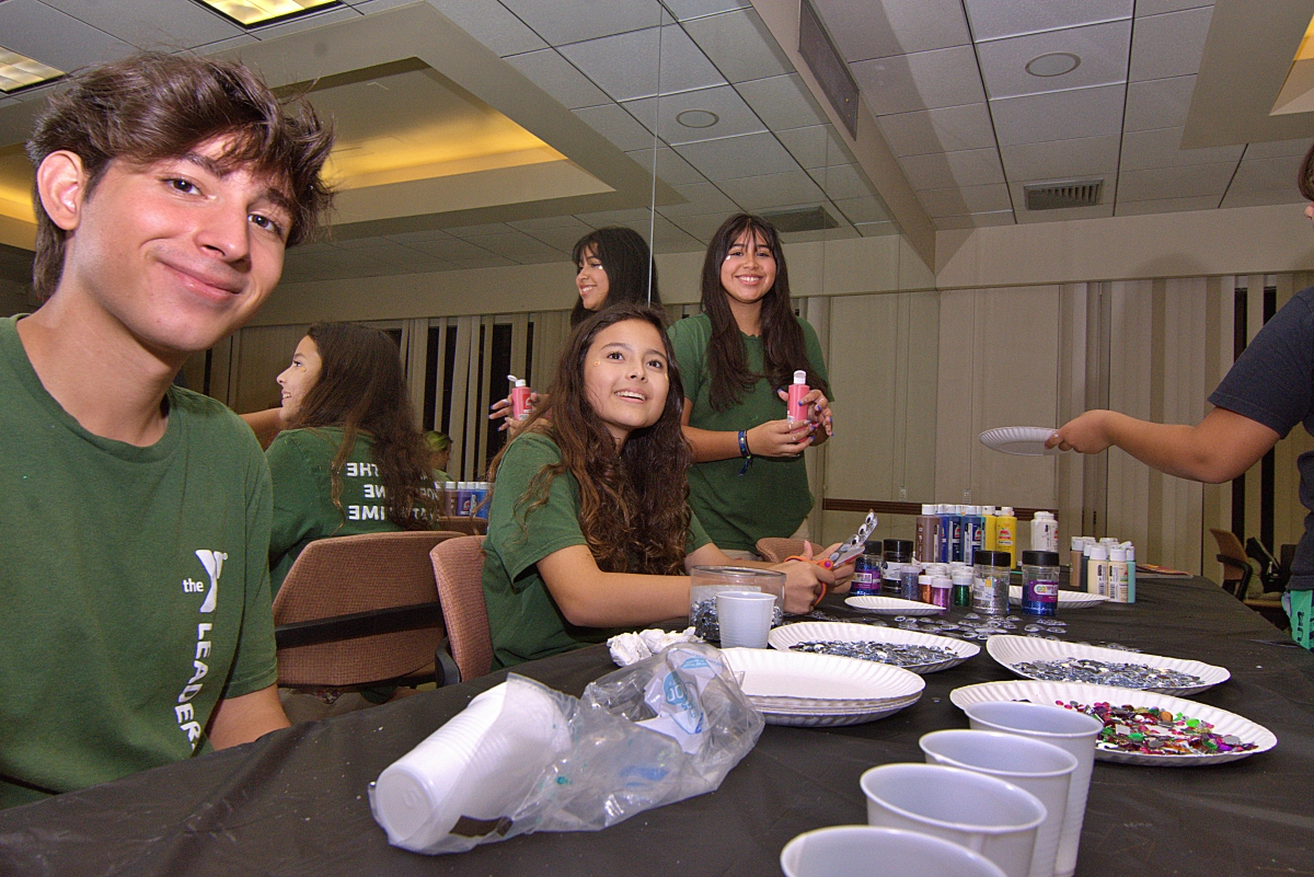 YMCA paint volunteers